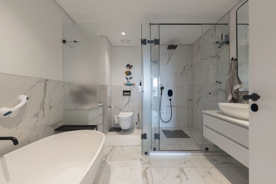 2 Bedroom Property for Sale in Sea Point Western Cape